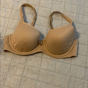 VICTORIAS SECRET DEMI BRA